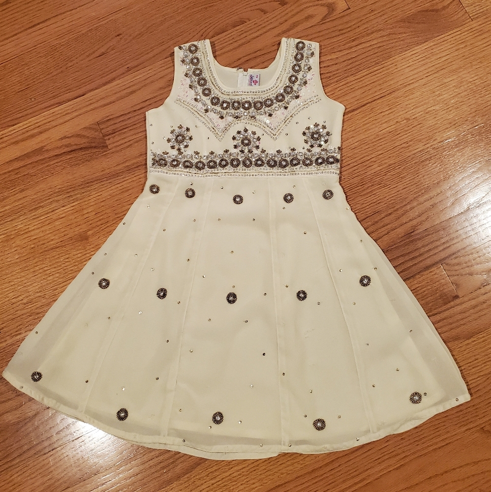 White Ivory Sleeveless Kameez 28